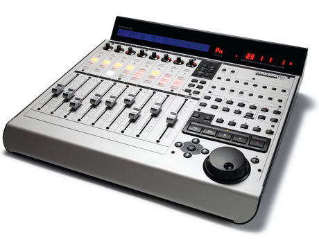 Mackie Control Universal Pro